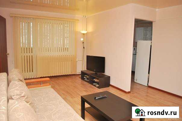 2-комнатная квартира, 50 м², 2/6 эт. в аренду посуточно в Златоусте Златоуст - изображение 1