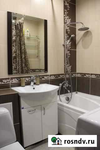 1-комнатная квартира, 35 м², 1/5 эт. в аренду посуточно в Воткинске Воткинск - изображение 1