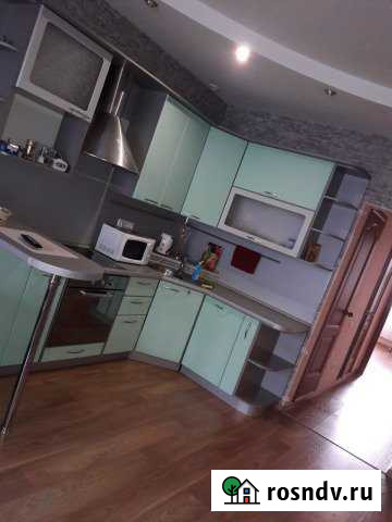 3-комнатная квартира, 70 м², 8/14 эт. в аренду посуточно в Сургуте Сургут - изображение 1