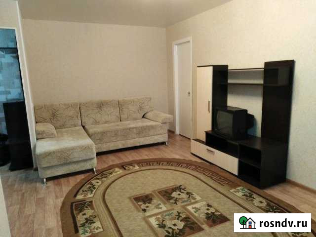 2-комнатная квартира, 44 м², 1/5 эт. в аренду посуточно в Дзержинске Дзержинск - изображение 1