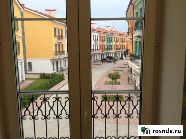 Таунхаус 220 м² на участке 3 сот. на продажу в Красногорске Московской области Красногорск - изображение 1