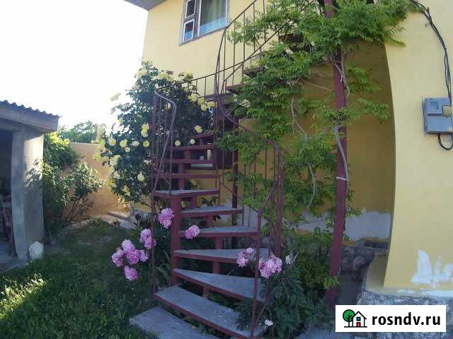 Комната 25 м² в 2-ком. кв., 2/2 эт. в аренду посуточно в Черноморском Республики Крым Черноморское - изображение 1