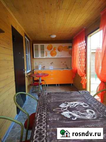 Коттедж 50 м² на участке 2 сот. в аренду посуточно в Керче Керчь - изображение 1