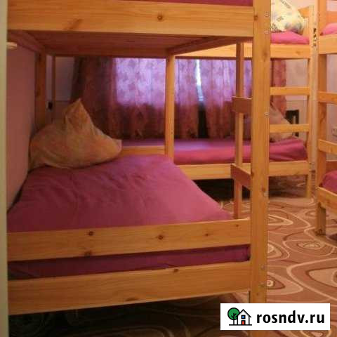 Комната 25 м² в 1-ком. кв., 1/10 эт. в аренду посуточно в Красноярске Красноярск - изображение 1