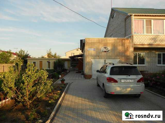 Коттедж 140 м² на участке 10 сот. в аренду посуточно в Барнауле Барнаул - изображение 1