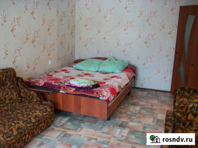 1-комнатная квартира, 30 м², 3/5 эт. в аренду посуточно в Артемовском Артемовский - изображение 1