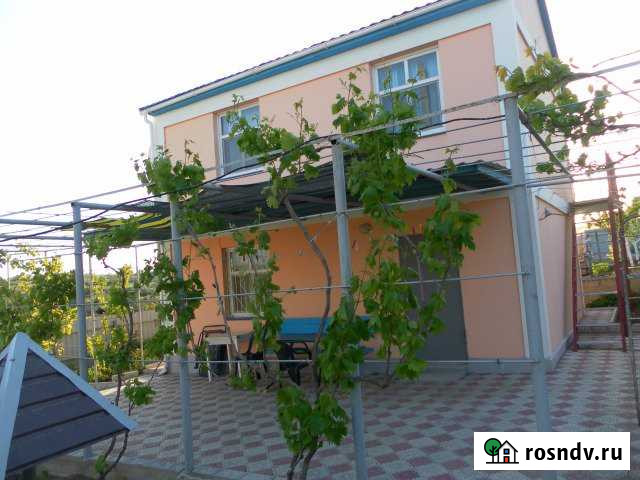 Дача 100 м² на участке 6 сот. в аренду посуточно в Щёлкино Щёлкино - изображение 1