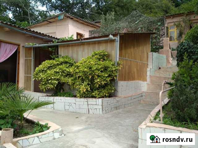 Коттедж 120 м² на участке 200 сот. в аренду посуточно в Алуште Алушта - изображение 1