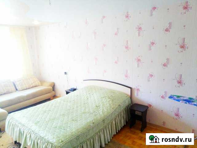 1-комнатная квартира, 40 м², 2/9 эт. в аренду посуточно в Воткинске Воткинск - изображение 1
