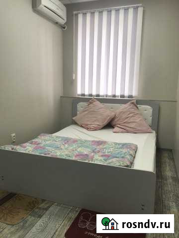 1-комнатная квартира, 35 м², 1/2 эт. в аренду посуточно в Шахтах Шахты - изображение 1