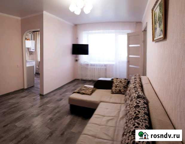 3-комнатная квартира, 45 м², 3/4 эт. в аренду посуточно в Бугуруслане Бугуруслан - изображение 1