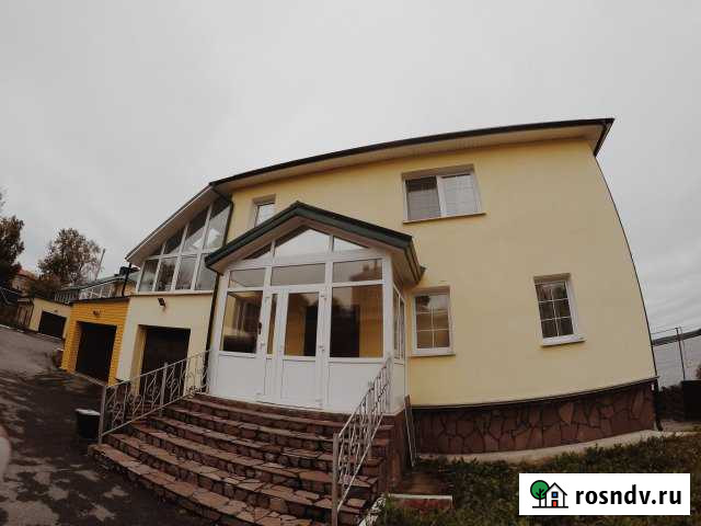 Коттедж 340 м² на участке 15 сот. в аренду посуточно в Новоуральске Новоуральск - изображение 1
