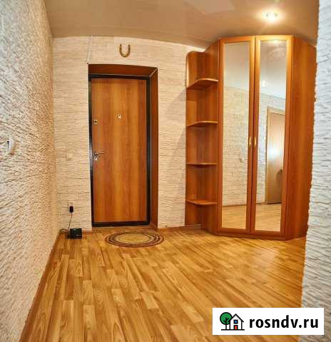 2-комнатная квартира, 65 м², 2/5 эт. в аренду посуточно в Воткинске Воткинск - изображение 1