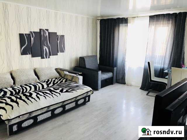 1-комнатная квартира, 39 м², 2/5 эт. в аренду посуточно в Шахтах Шахты - изображение 1