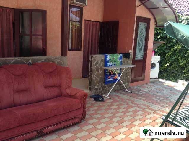 Комната 14 м² в 7-ком. кв., 1/1 эт. в аренду посуточно в Приморско-Ахтарске Приморско-Ахтарск - изображение 1