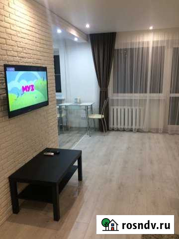 1-комнатная квартира, 36 м², 3/5 эт. в аренду посуточно в Шахтах Шахты - изображение 1