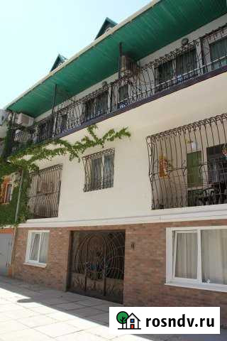 Коттедж 155 м² на участке 5 сот. в аренду на длительный срок в Алуште Алушта - изображение 1