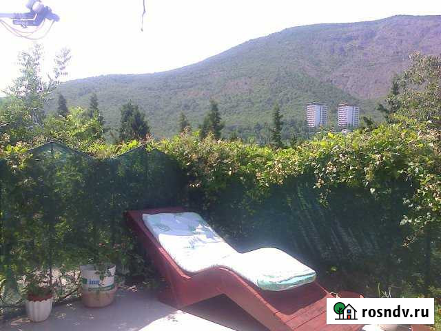 Квартира-студия, 30 м², 1/2 эт. в аренду посуточно в Алуште Алушта - изображение 1