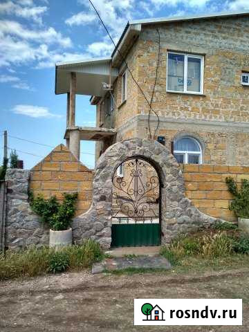 Дача 90 м² на участке 6 сот. в аренду посуточно в Щёлкино Щёлкино - изображение 1