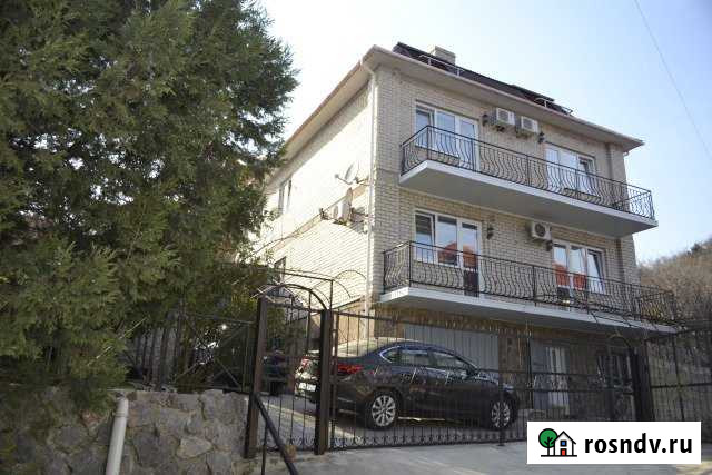 Комната 25 м² в 5-ком. кв., 2/2 эт. в аренду посуточно в Алупке Алупка - изображение 1