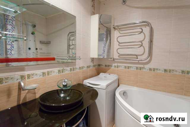 3-комнатная квартира, 65 м², 3/5 эт. в аренду посуточно в Челябинске Челябинск - изображение 1