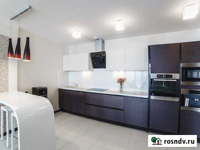 Дом 250 м² на участке 1 сот. в аренду на длительный срок в Ялте Ялта - изображение 1