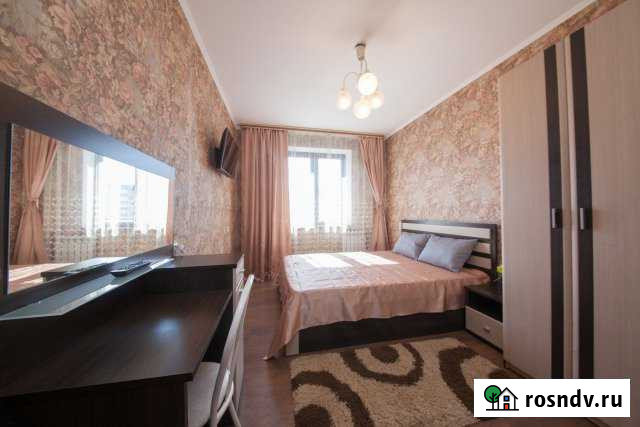 3-комнатная квартира, 80 м², 7/10 эт. в аренду посуточно в Красноярске Красноярск - изображение 1