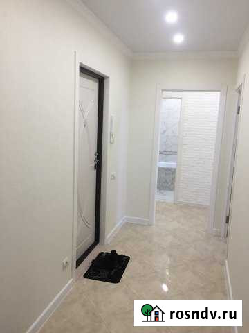 1-комнатная квартира, 50 м², 9/10 эт. в аренду посуточно в Энгельсе Энгельс - изображение 1