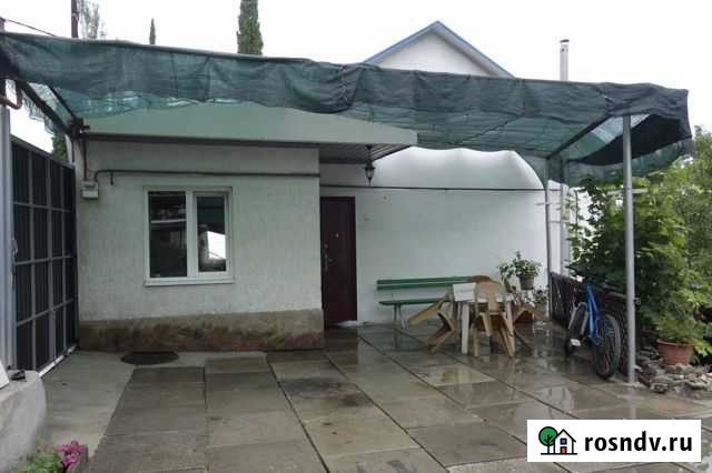 Дом 25 м² на участке 1 сот. в аренду посуточно в Алуште Алушта - изображение 1