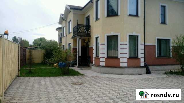 Коттедж 270 м² на участке 10 сот. в аренду на длительный срок в Санкт-Петербурге Санкт-Петербург - изображение 1