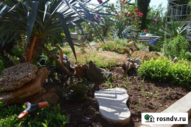 Комната 12 м² в 9-ком. кв., 2/2 эт. в аренду посуточно в Саках Саки - изображение 1