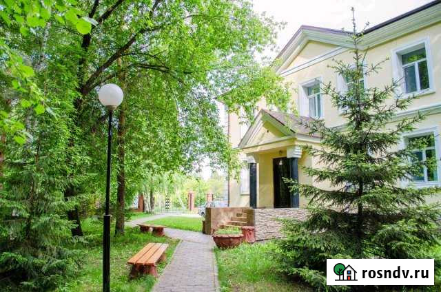 Коттедж 600 м² на участке 150 сот. в аренду посуточно в Омске Омск - изображение 1