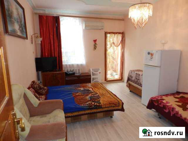 Комната 16 м² в 5-ком. кв., 2/2 эт. в аренду посуточно в Туапсе Туапсе - изображение 1