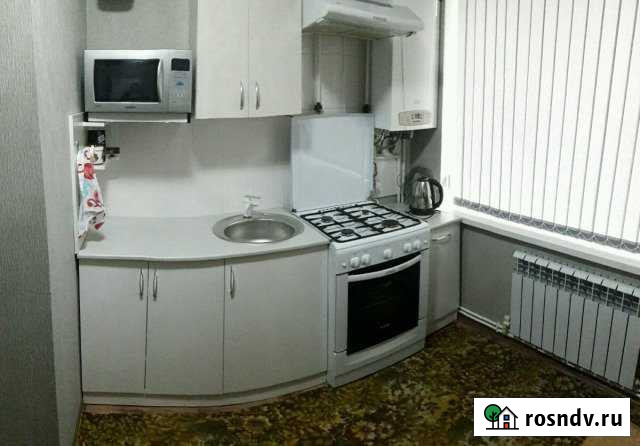 1-комнатная квартира, 29 м², 1/3 эт. в аренду посуточно в Шахтах Шахты - изображение 1