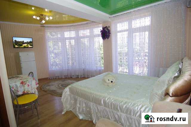 Квартира-студия, 35 м², 2/4 эт. в аренду посуточно в Алуште Алушта - изображение 1