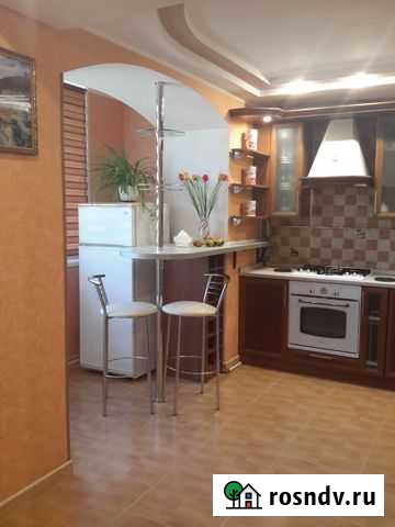 3-комнатная квартира, 85 м², 3/5 эт. в аренду посуточно в Феодосии Феодосия - изображение 1