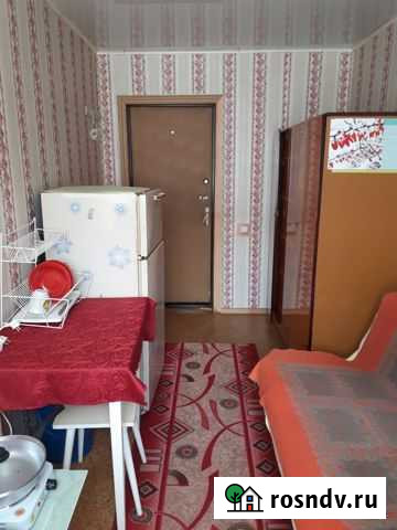 Комната 10 м² в 5-ком. кв., 3/5 эт. в аренду на длительный срок в Пскове Псков - изображение 1