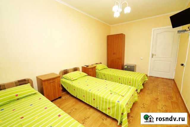 Комната 20 м² в 6-ком. кв., 2/3 эт. в аренду посуточно в Агое Агой - изображение 1