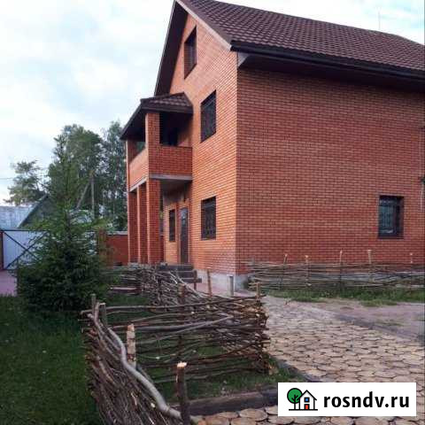 Коттедж 155 м² на участке 8 сот. в аренду посуточно в Кузьмоловском Кузьмоловский - изображение 1