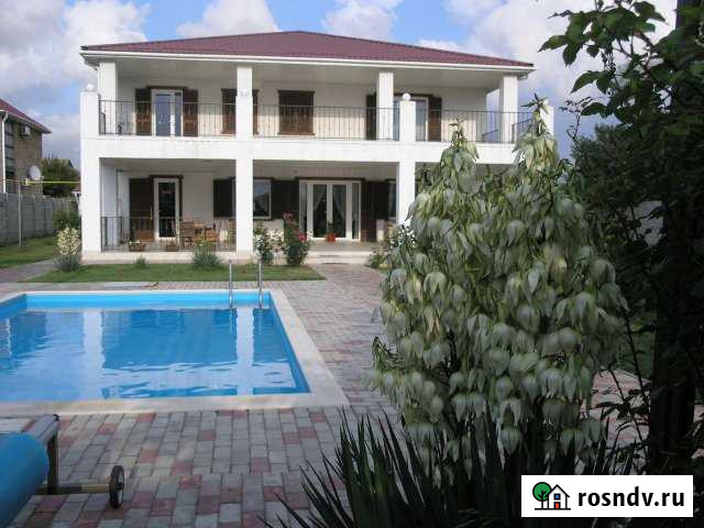 Коттедж 320 м² на участке 12 сот. в аренду посуточно в Евпатории Евпатория - изображение 1