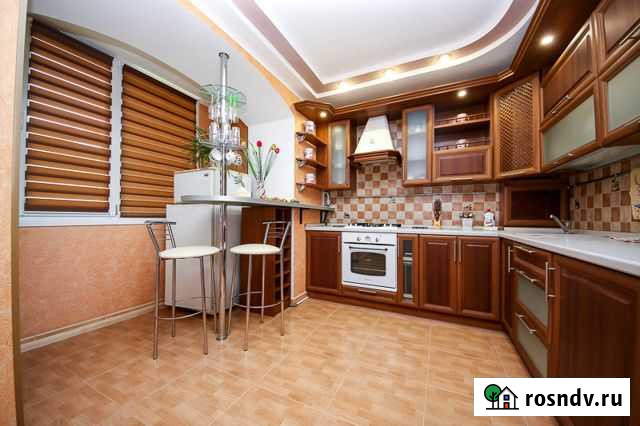 3-комнатная квартира, 80 м², 3/5 эт. в аренду посуточно в Феодосии Феодосия - изображение 1