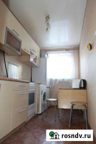 2-комнатная квартира, 46 м², 1/5 эт. в аренду посуточно в Каменске-Уральском Каменск-Уральский - изображение 1