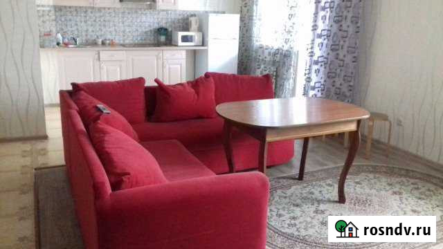 3-комнатная квартира, 95 м², 3/10 эт. в аренду посуточно в Омске Омск - изображение 1