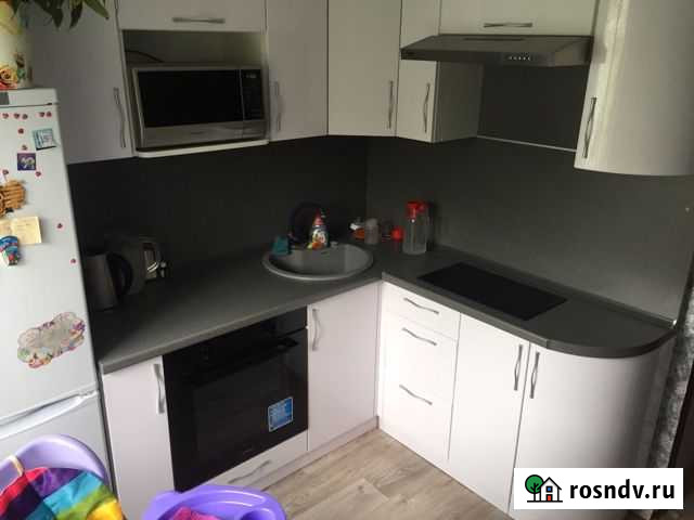 3-комнатная квартира, 54 м², 1/5 эт. на продажу в Карпинске Карпинск - изображение 1