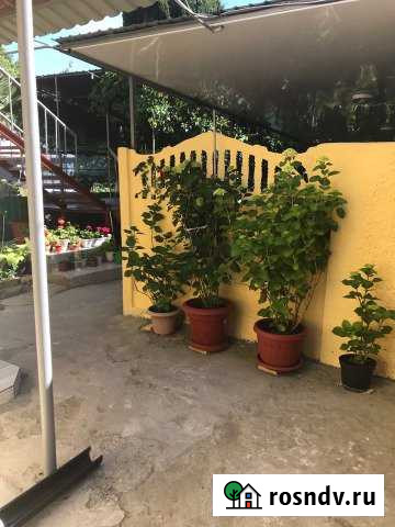 Дом 55 м² на участке 1 сот. в аренду посуточно в Алуште Алушта - изображение 1