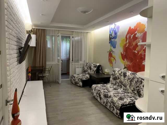 1-комнатная квартира, 37 м², 1/5 эт. в аренду на длительный срок в Ялте Ялта - изображение 1