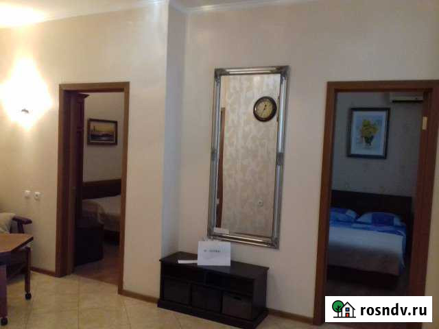 3-комнатная квартира, 60 м², 1/3 эт. в аренду посуточно в Севастополе Севастополь - изображение 1