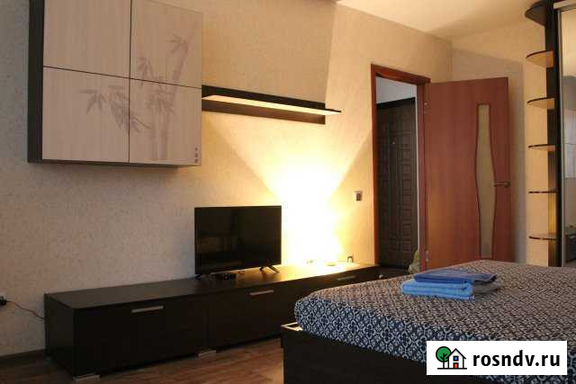 1-комнатная квартира, 40 м², 10/10 эт. в аренду посуточно в Энгельсе Энгельс - изображение 1