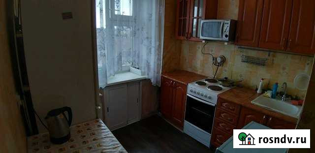 Комната 13 м² в 3-ком. кв., 6/9 эт. в аренду на длительный срок в Нижневартовске Нижневартовск - изображение 1