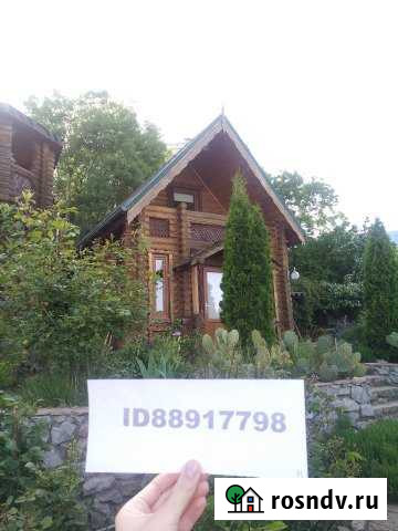 Коттедж 50 м² на участке 20 сот. в аренду посуточно в Алуште Алушта - изображение 1